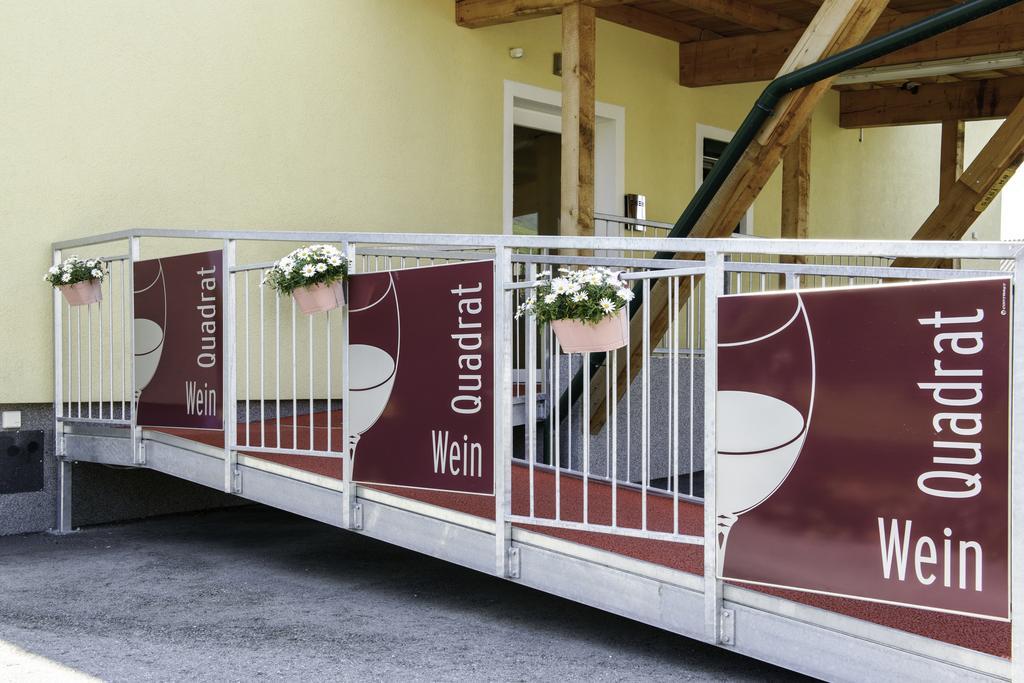 Hotel Garni Weinquadrat Weissenkirchen in der Wachau Luaran gambar