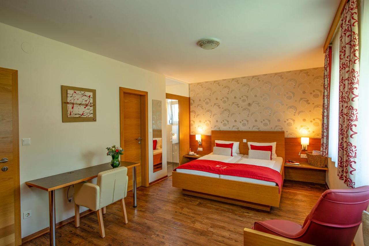 Hotel Garni Weinquadrat Weissenkirchen in der Wachau Luaran gambar
