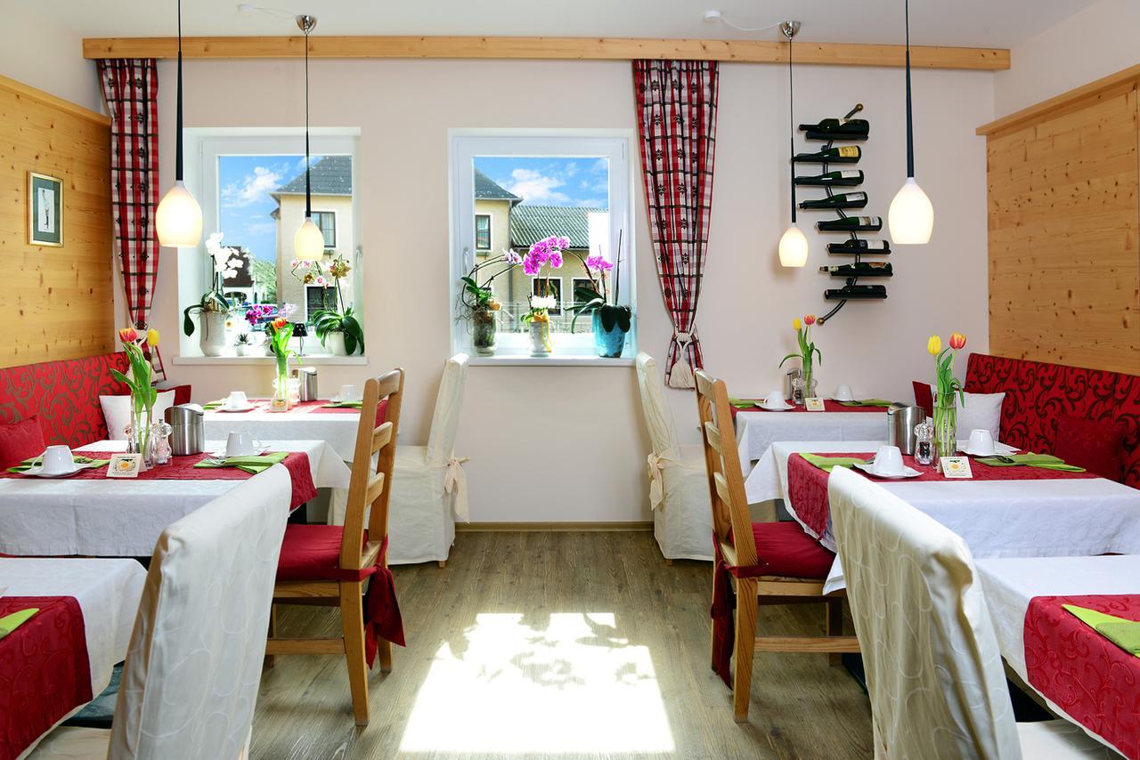 Hotel Garni Weinquadrat Weissenkirchen in der Wachau Luaran gambar