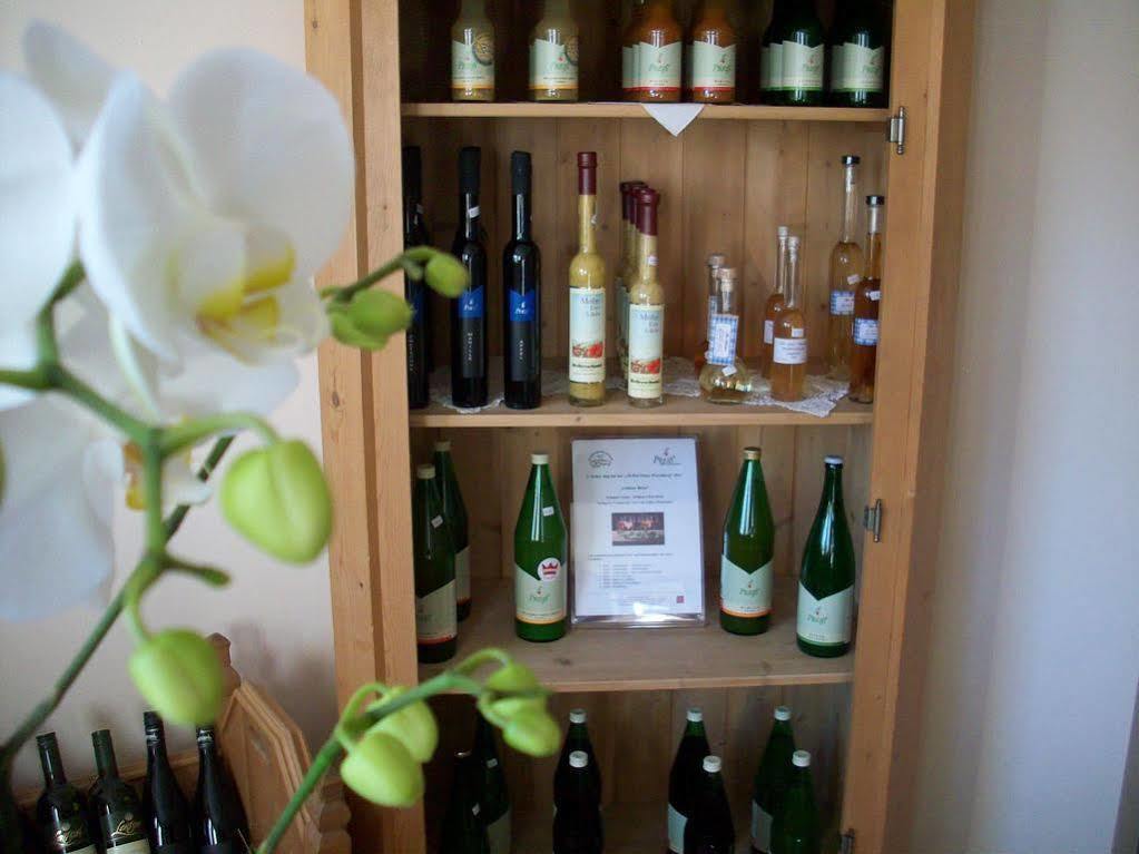 Hotel Garni Weinquadrat Weissenkirchen in der Wachau Luaran gambar